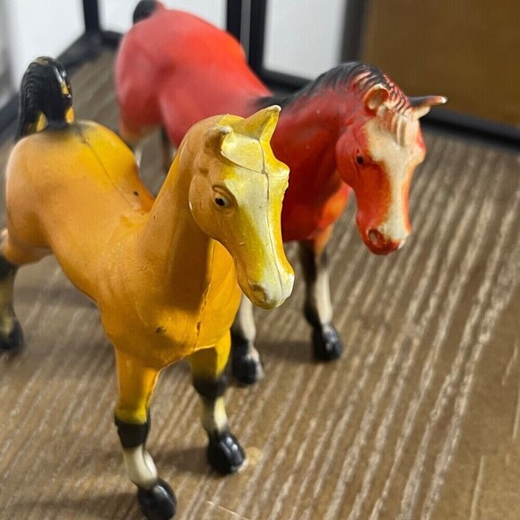 Vintage Pair of 2 1975 Imperial Tan Brown Chestnut Toy Horse Foals - Picture 1 of 9